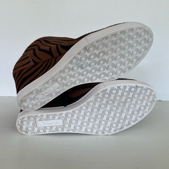 Linea Paolo Felicia III Wedge Sneaker, Caramel/Black Tiger Stripe Calf Hair, 7.5 - Picture 9 of 11